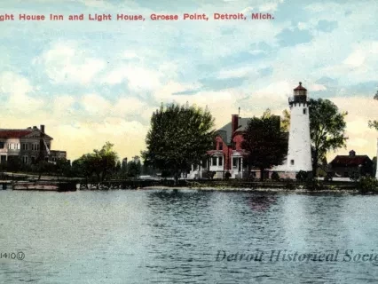 Postcard - Light House Inn and Light House, Grosse Pointe, Detroit, Mich.