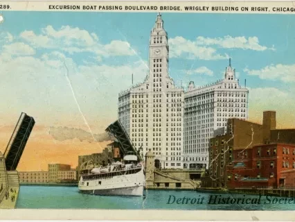 Postcard - Excursion Boat Passing Boulevard Bridge, Wrigley Building on Right, Chicago.