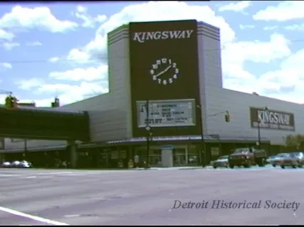 U-Matic - Master 6/13/85
Tape #1
Neighborhood Shopping Days
-East Warren/Outer Drive
-Gratiot/7 Mile
-Grandgreen
Return to: Detroit Dept. of Public Information
608 City Country Bldg.