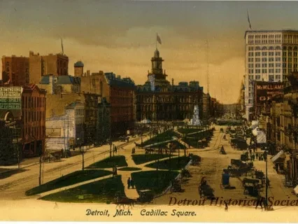 Postcard - Detroit, Mich. Cadillac Square