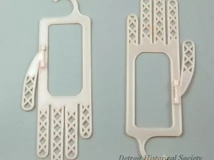 Stretcher, Glove