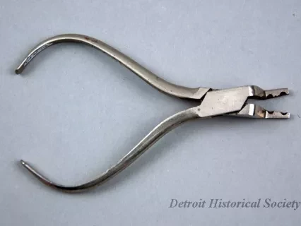 Pliers