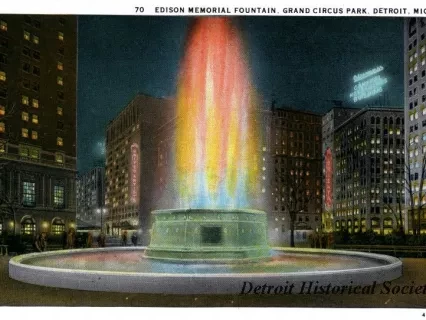 Postcard - 70 Edison Memorial Fountain, Grand Circus Park, Detroit, Mich.