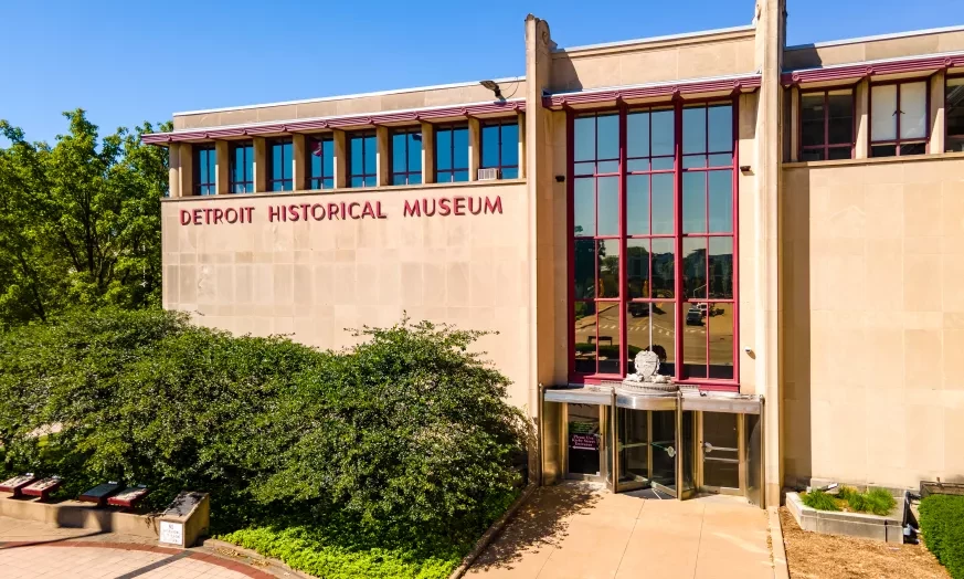 DHM exterior