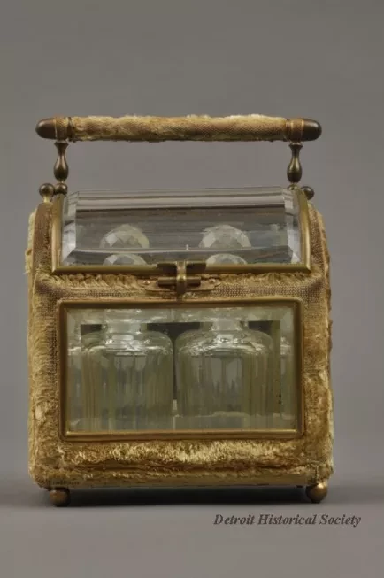 Case, Toilet Bottle