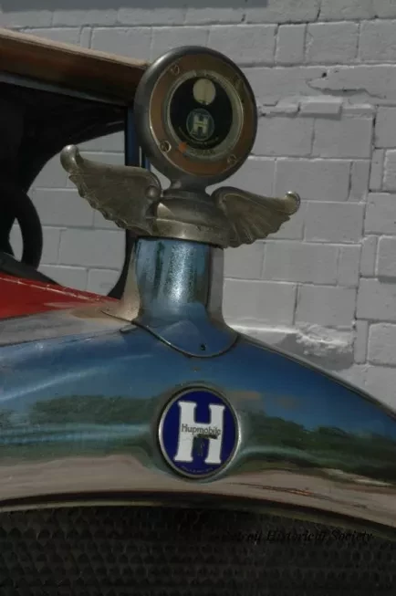 Automobile - 1924 Hupmobile Roadster