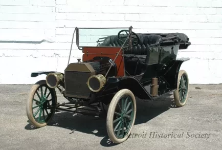 Automobile - 1911 Model T Ford Touring Car