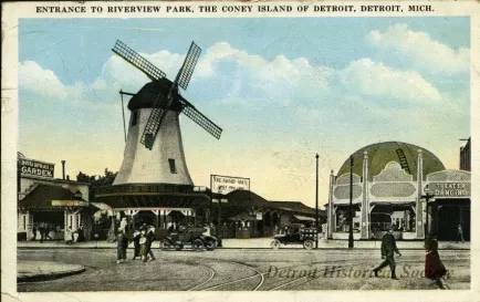 Postcard - Entrance to Riverview Park, the Coney Island of Detroit, Detroit, Mich.