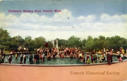 Postcard - Children's Wading Pool, Detroit, Mich.