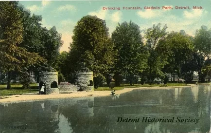 Postcard - Drinking Fountain, Gladwin Park, Detroit, Mich.