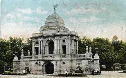 Postcard - Detroit, Mich., Hurlbut Memorial, Water Works Park.