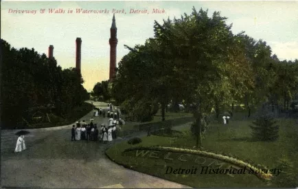 Postcard - Driveway & Walks in Water Works Park, Detroit, Mich.