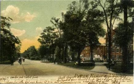 Postcard - Washington Boulevard, Detroit, Mich.