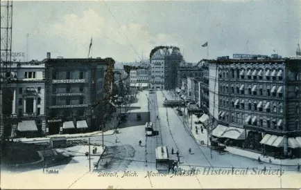 Postcard - Detroit, Mich. Monroe Avenue.