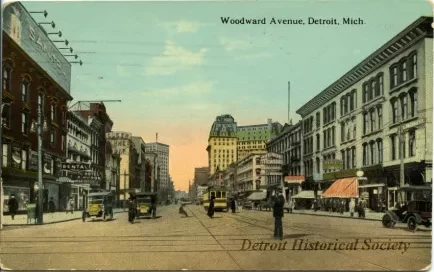 Postcard - Woodward Avenue, Detroit, Mich.