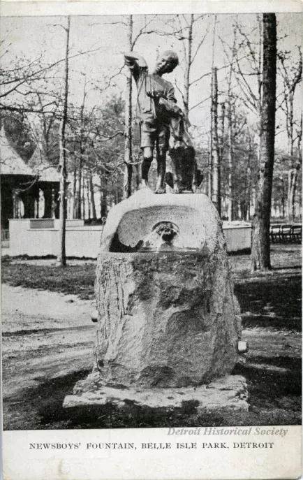 Postcard - Newsboys' Fountain, Belle Isle, Detroit, Mich.