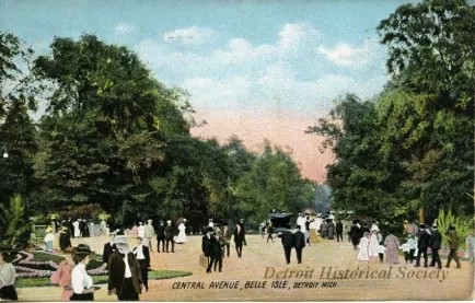 Postcard - Central Avenue, Belle Isle, Detroit, Mich.