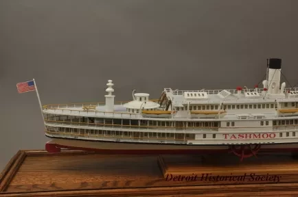 Model - Tashmoo stbd stern