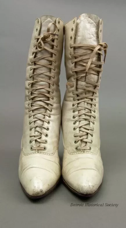 Shoe