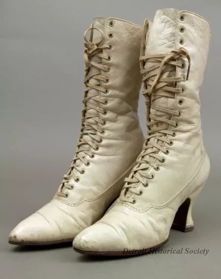 Shoe