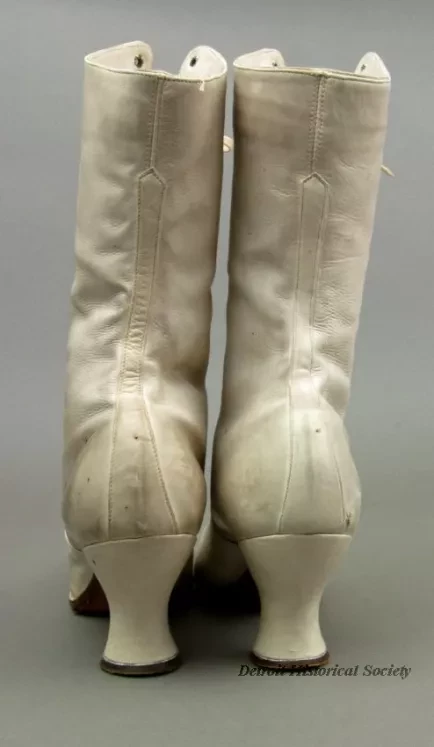 Shoe