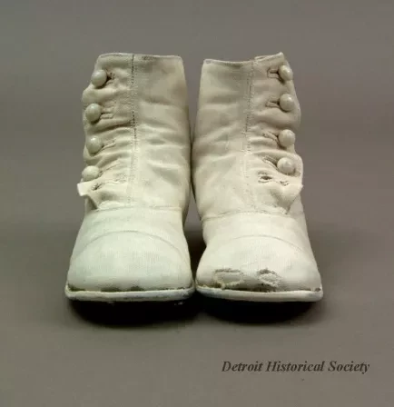 Shoe