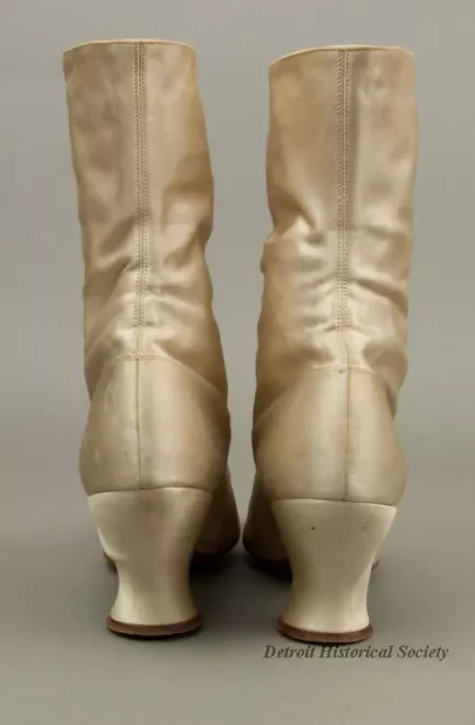 Shoe