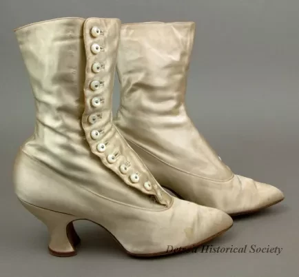 Shoe