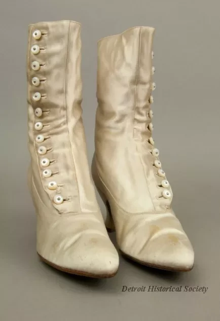 Shoe