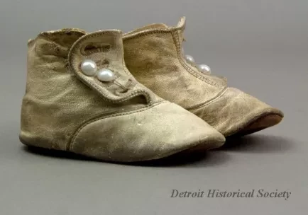 Shoe