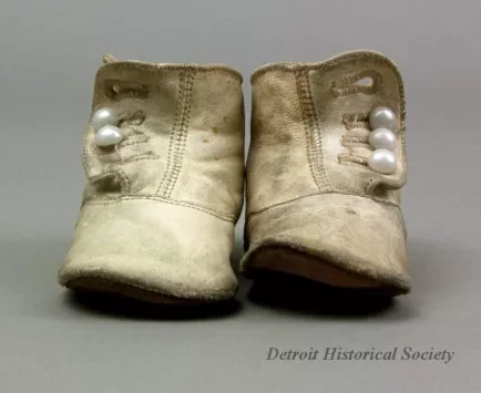 Shoe