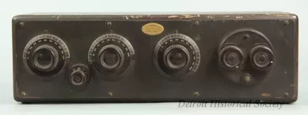 Radio, Table