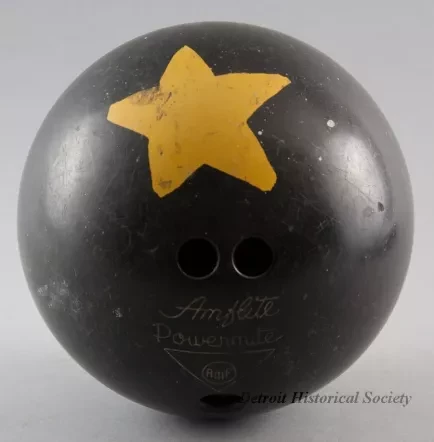Ball, Bowling
