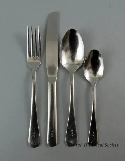 Set, Tableware