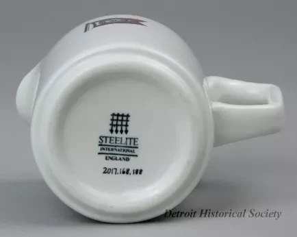 Pitcher, Cream