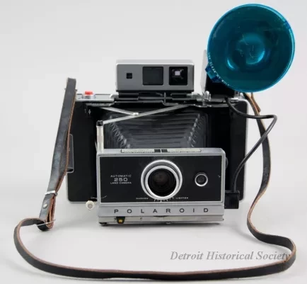 Camera, Folding
