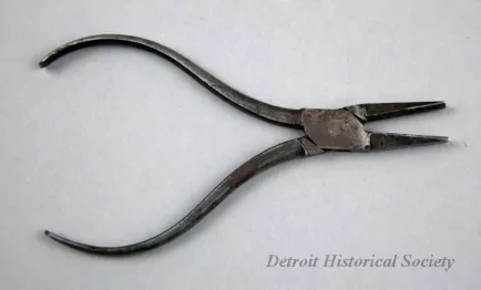 Pliers