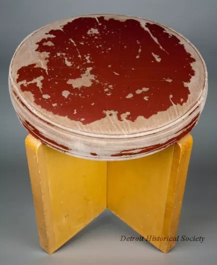 Stool, Dressing