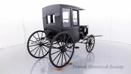 Carriage - 1890's Enclosed Rockaway Carriage - Dhs_1948_145_028_arceye_user_03
