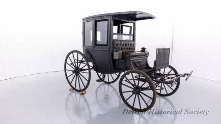 Carriage - 1890's Enclosed Rockaway Carriage - Dhs_1948_145_028_arceye_user_04