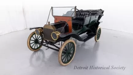 Automobile - 1911 Model T Ford Touring Car