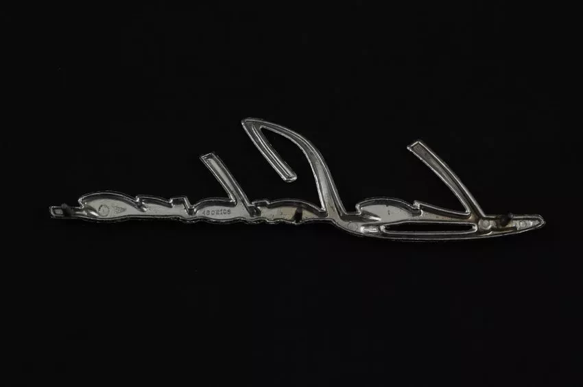 Emblem, Automotive