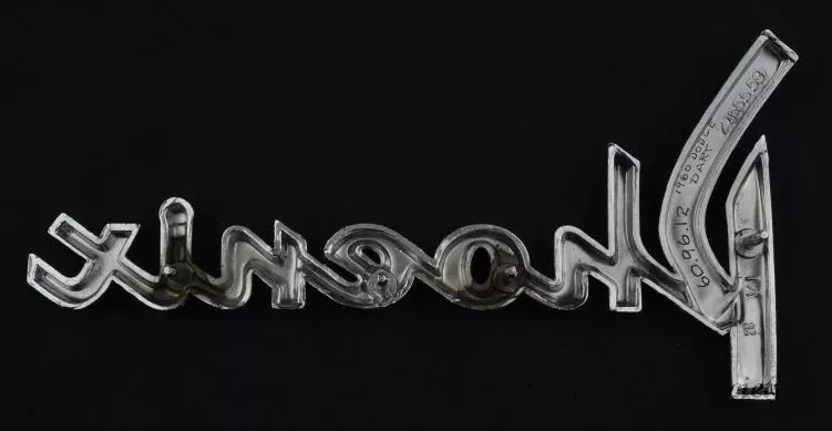 Emblem, Automotive