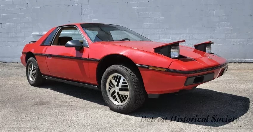 Automobile - 1984 Pontiac Fiero 2M4 2-Door Coupe