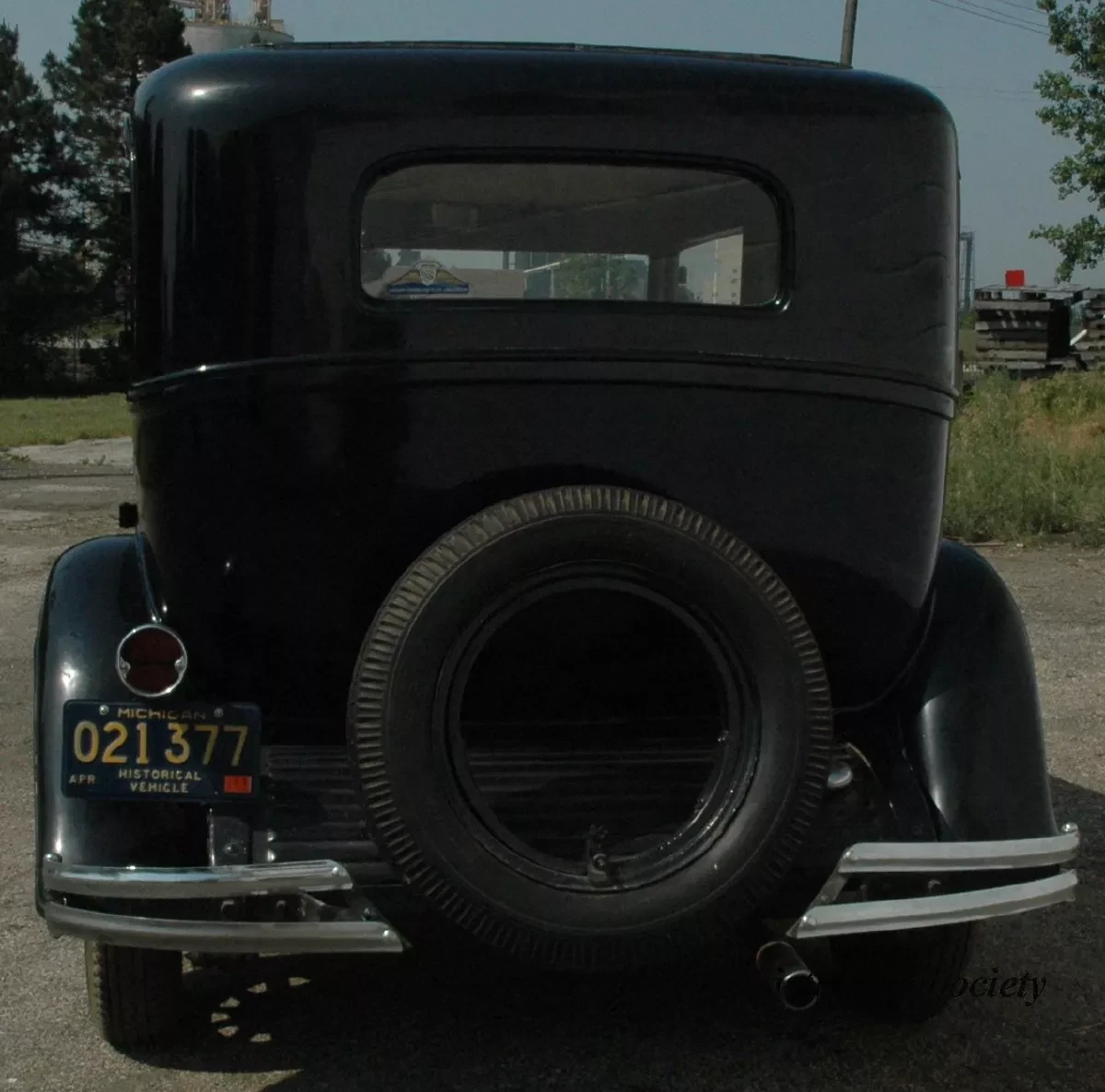 Automobile