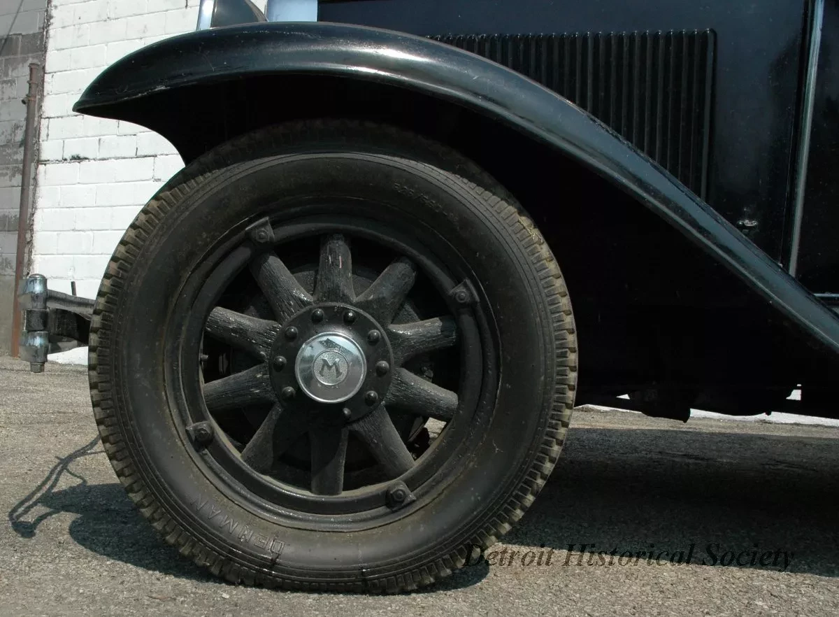 Automobile