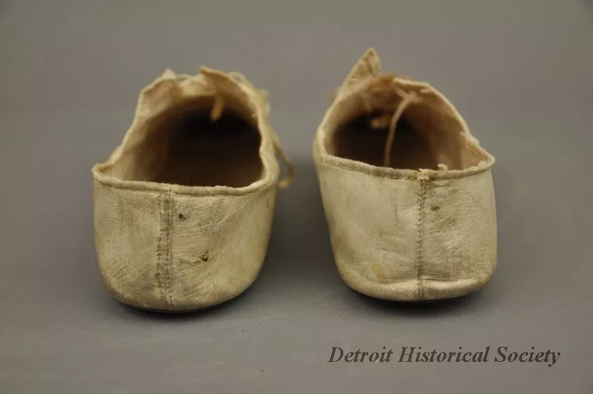 Shoe