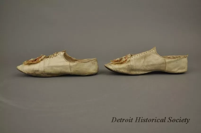 Shoe