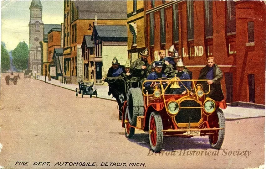 Postcard - Fire Dept. Automobile, Detroit, Mich. - Fire Dept. Automobile, Detroit, Mich.
