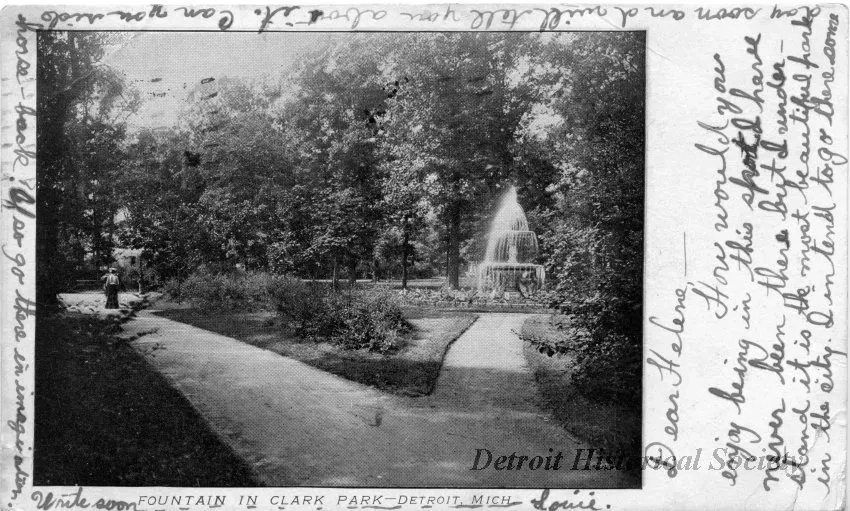 Postcard - Foutain in Clark Park - Detroit, Mich.
